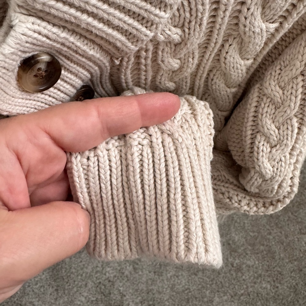 🌸GAP 5-T Cable Knit Beige Sweater Boys - Picture 6 of 9